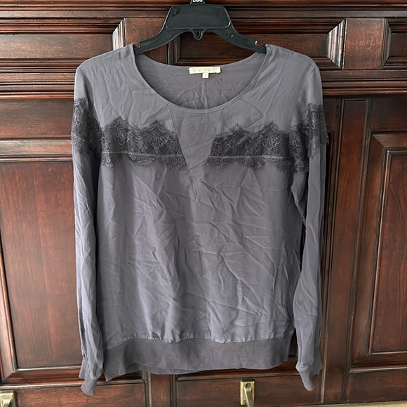 Gold Hawk silk blouse - Picture 3 of 7